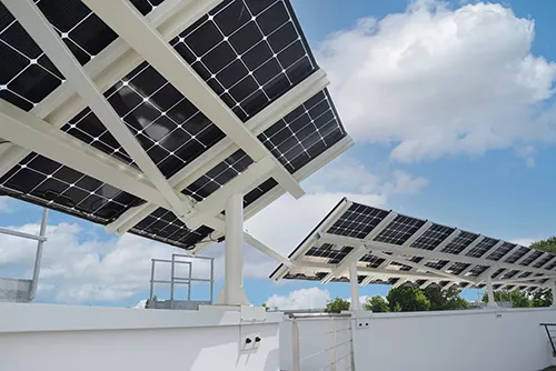 Kelio dispose d'un parc de panneaux solaires de plus 1700 m2